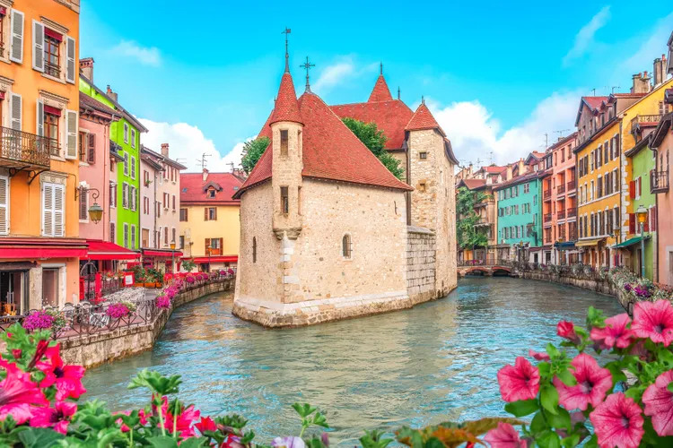 Palais de l'Ile and Annecy canals